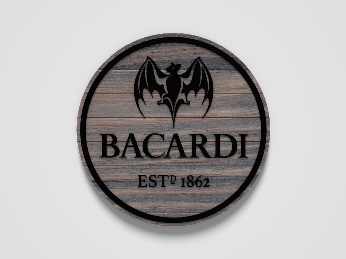 Rótulo decorativo interior madera - Bacardi